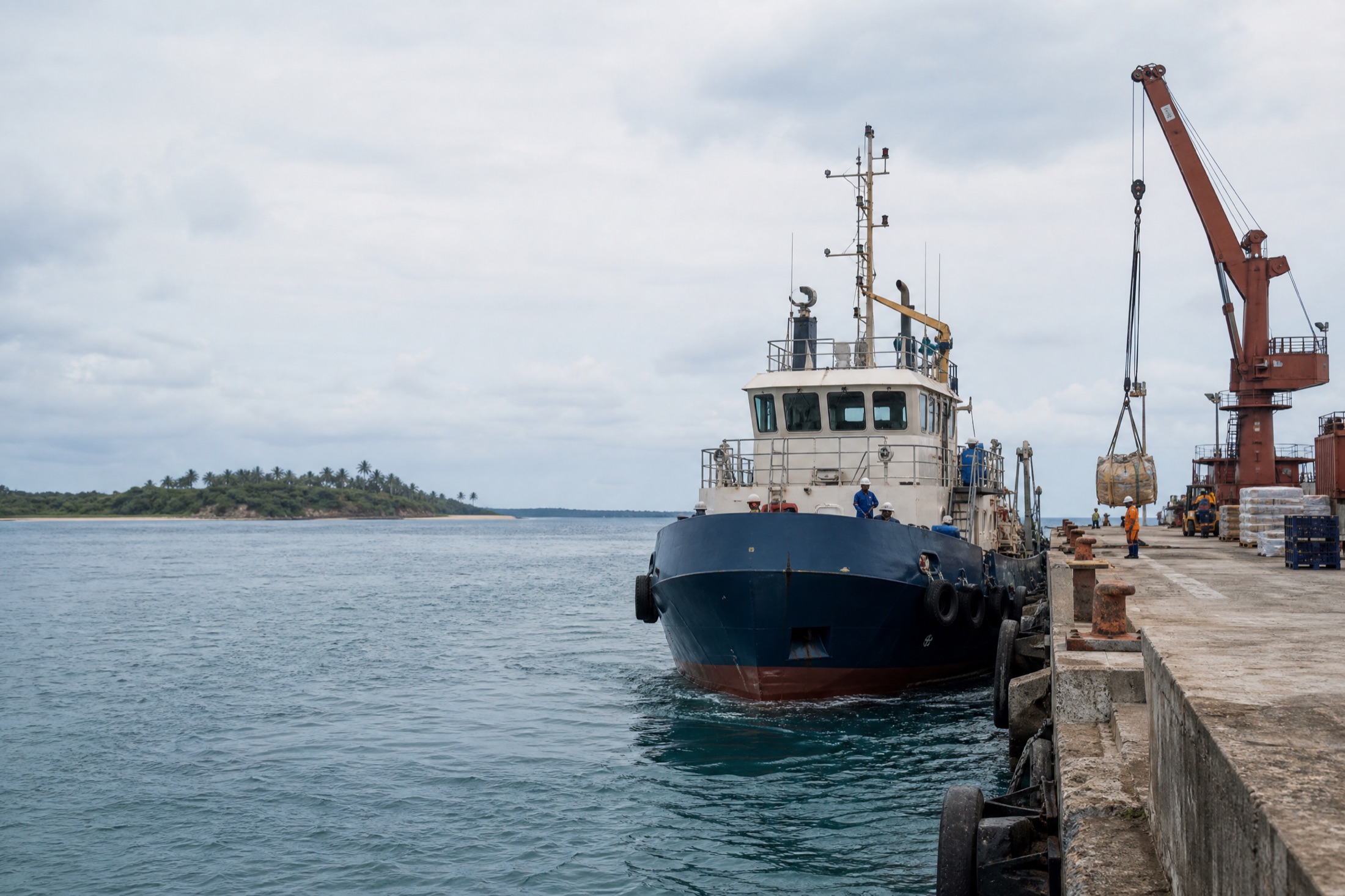 Marine and energy logistics on the Mozambican coast